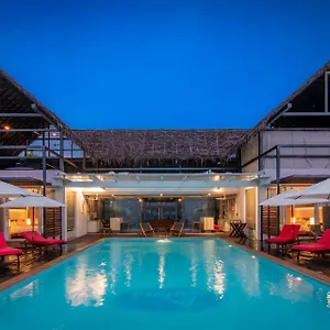 4* Resort Stayvista At The Rain - River With Infinity Pool